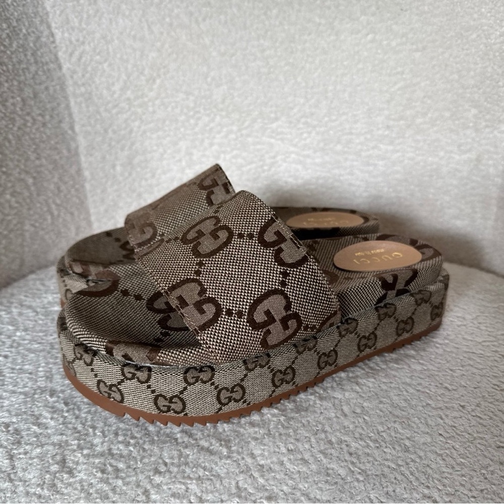 GG platform sandals size 6.5